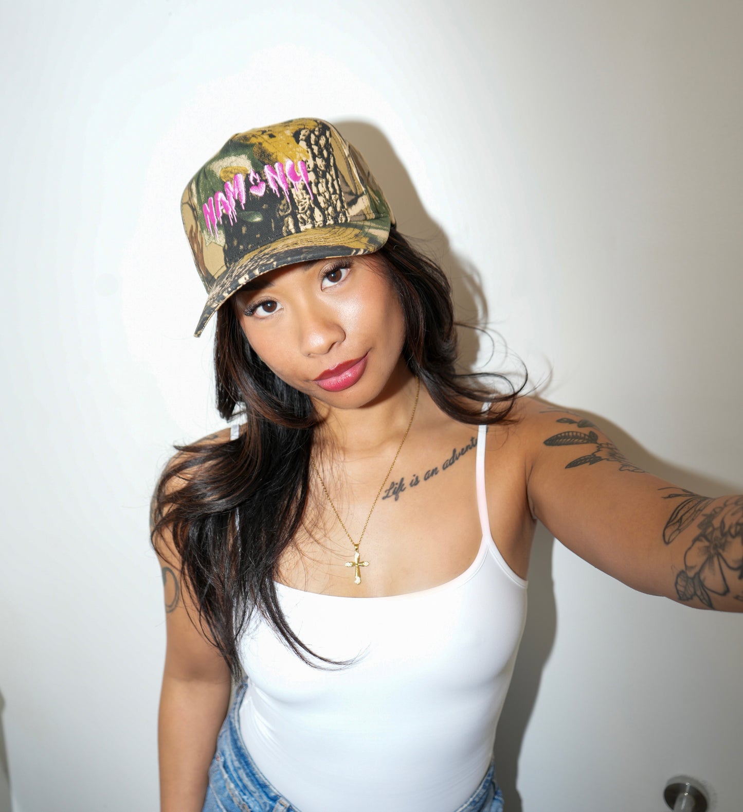 CAMOFLAUGE SNAPBACK HAT WITH PINK EMBROIDERED LOGO